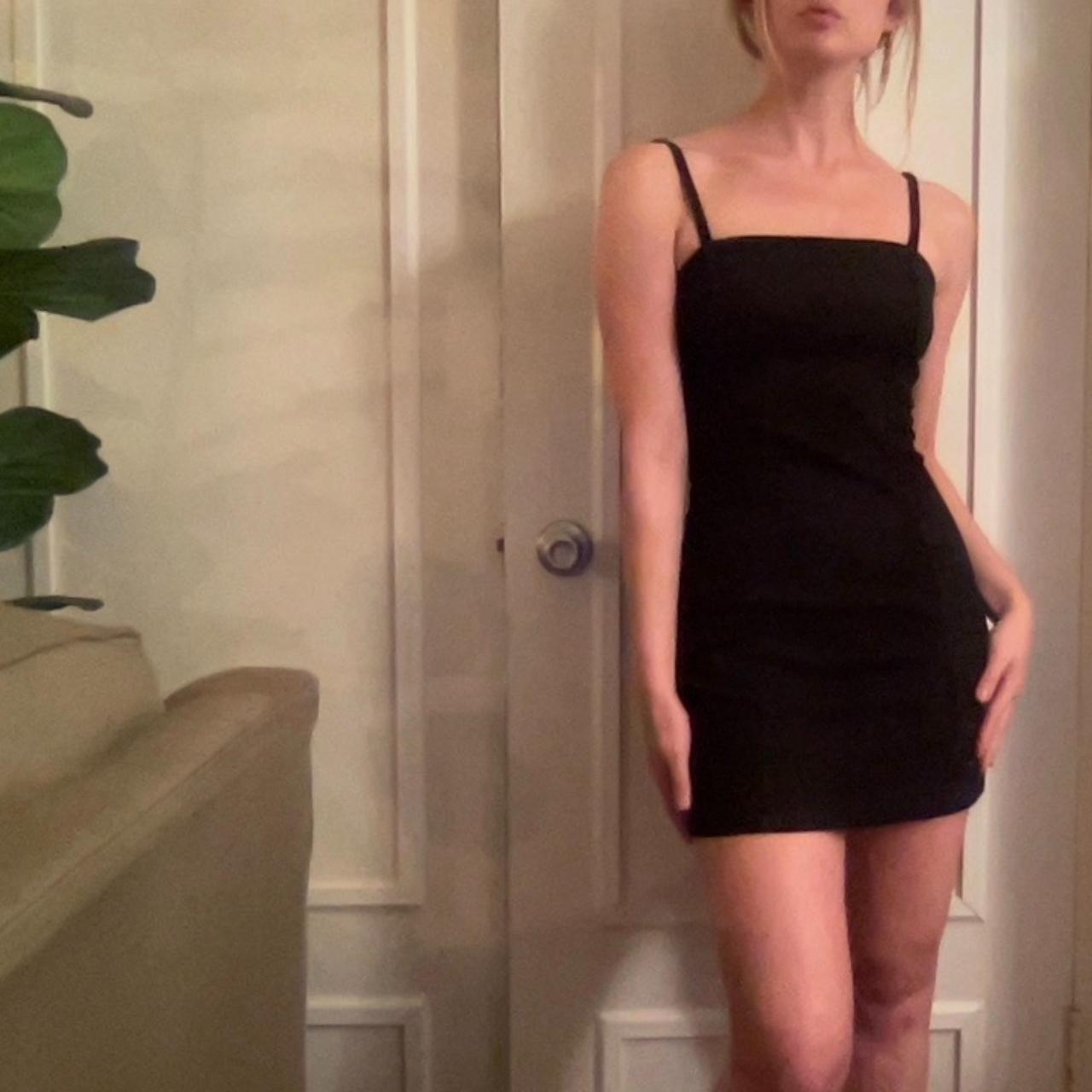 Black shop dress with zipper in back