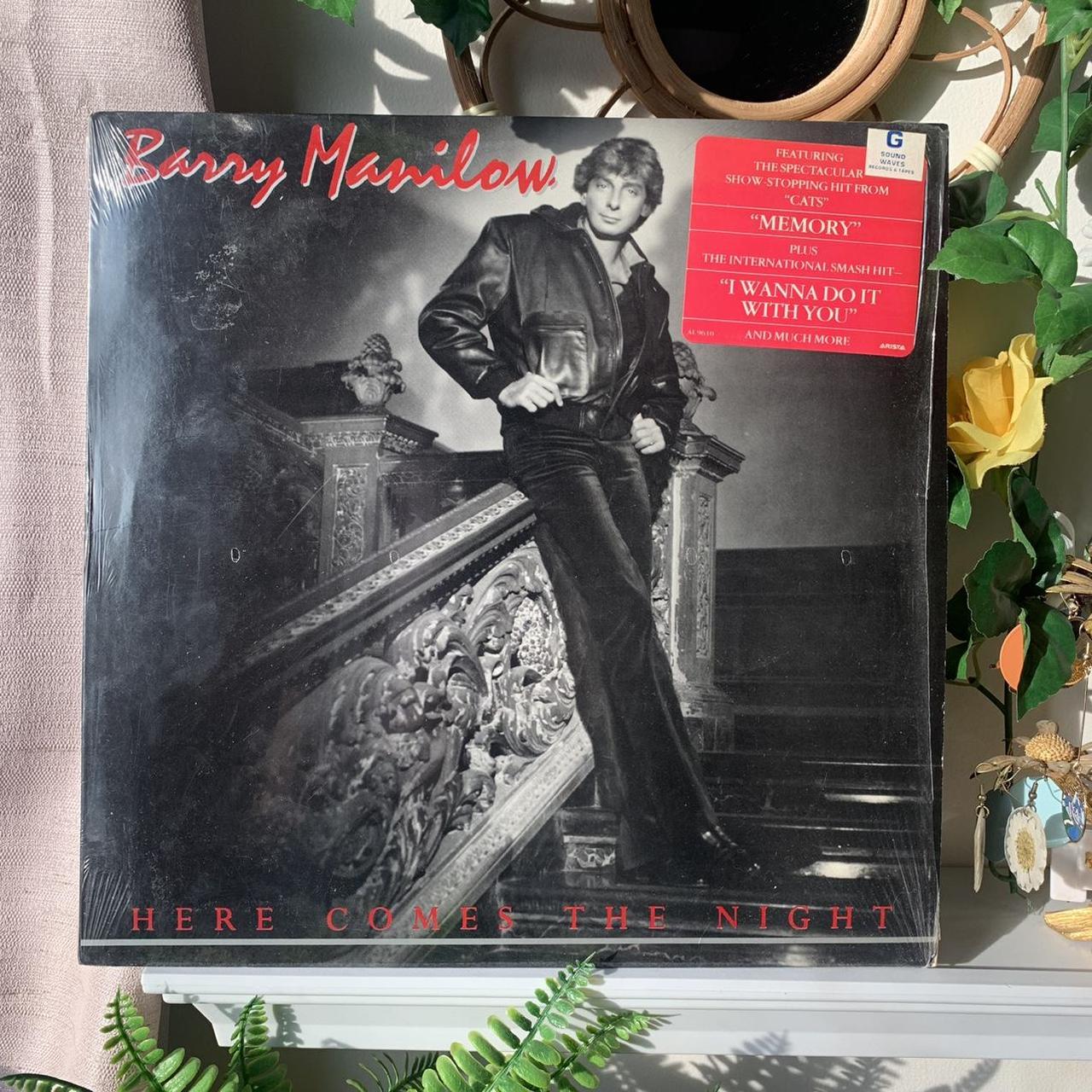 BARRY MANILOW HERE COMES THE NIGHT VINTAGE 1982... Depop