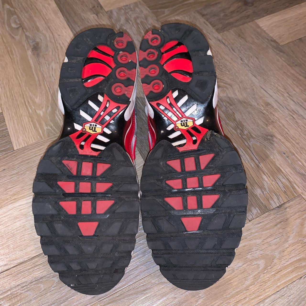 nike tn red white