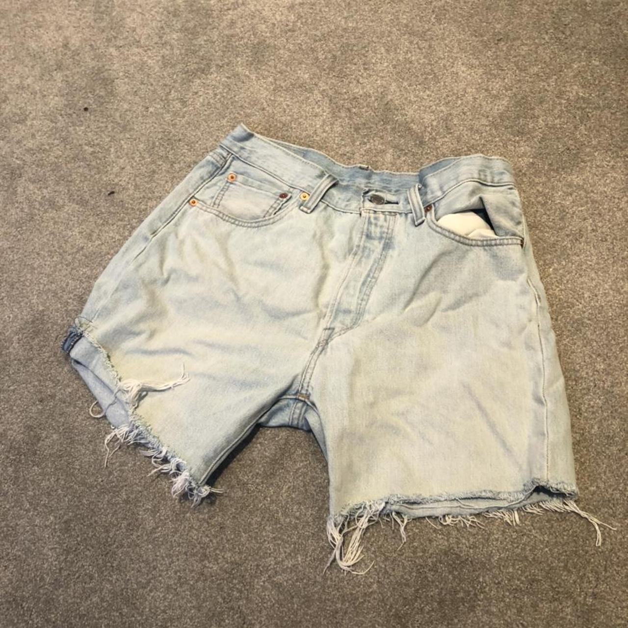 depop levi shorts