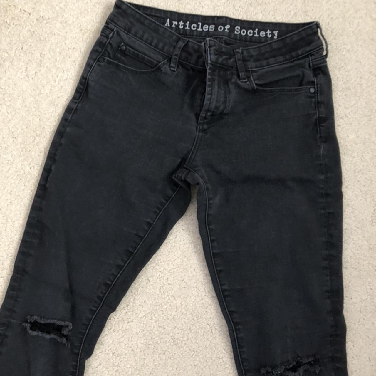 item listed by strawberriespls