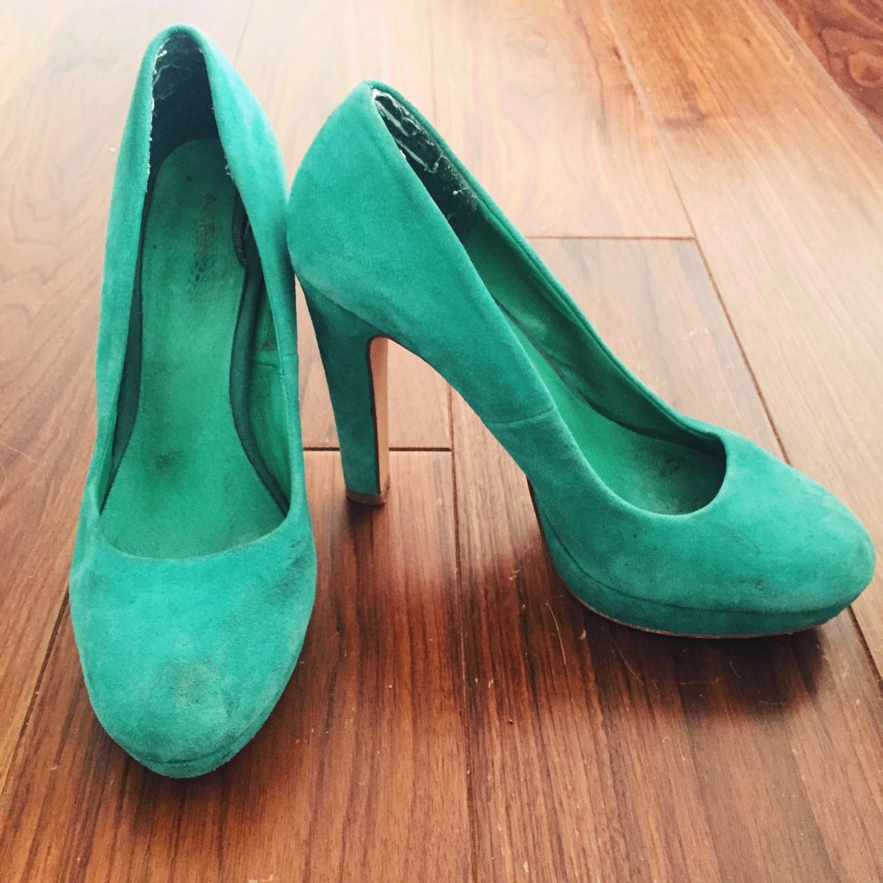 Great mint green pumps!! Have been worn and have... Depop