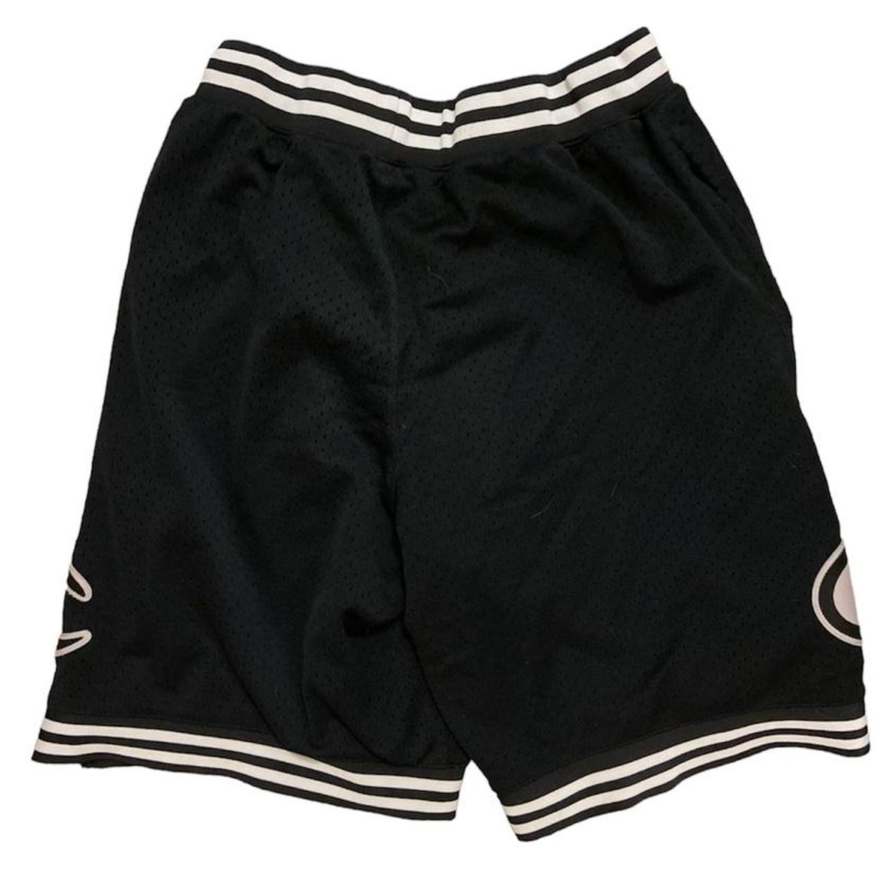 Champion Men's Black Shorts Depop