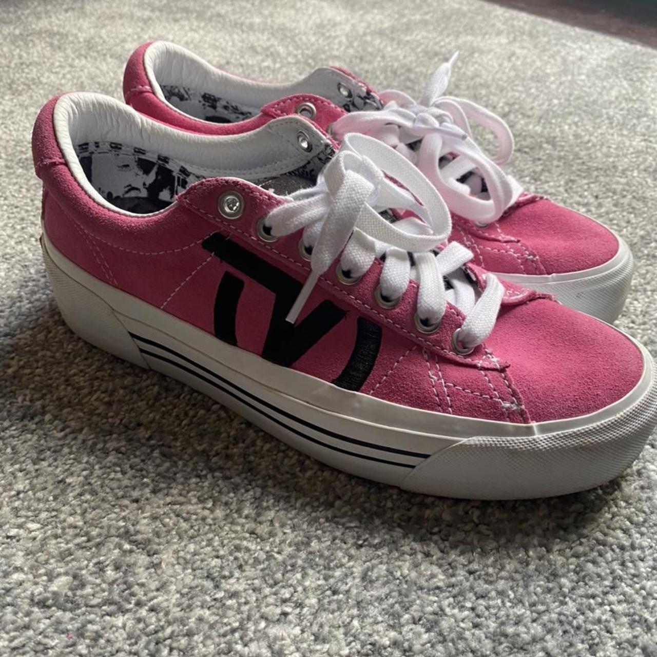 size 6 pink vans