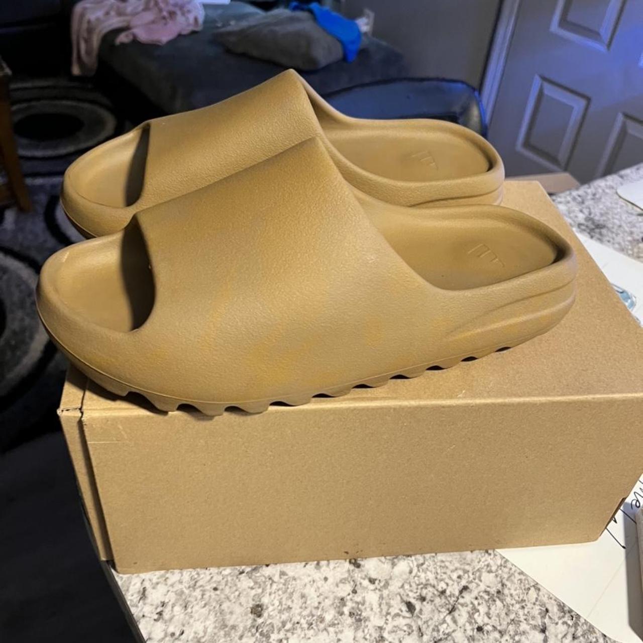 Yeezy clearance slides tan