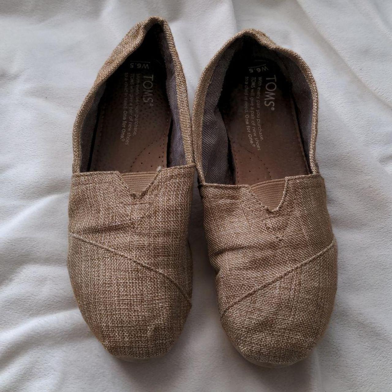 TOMS Women's Brown and Tan Loafers | Depop