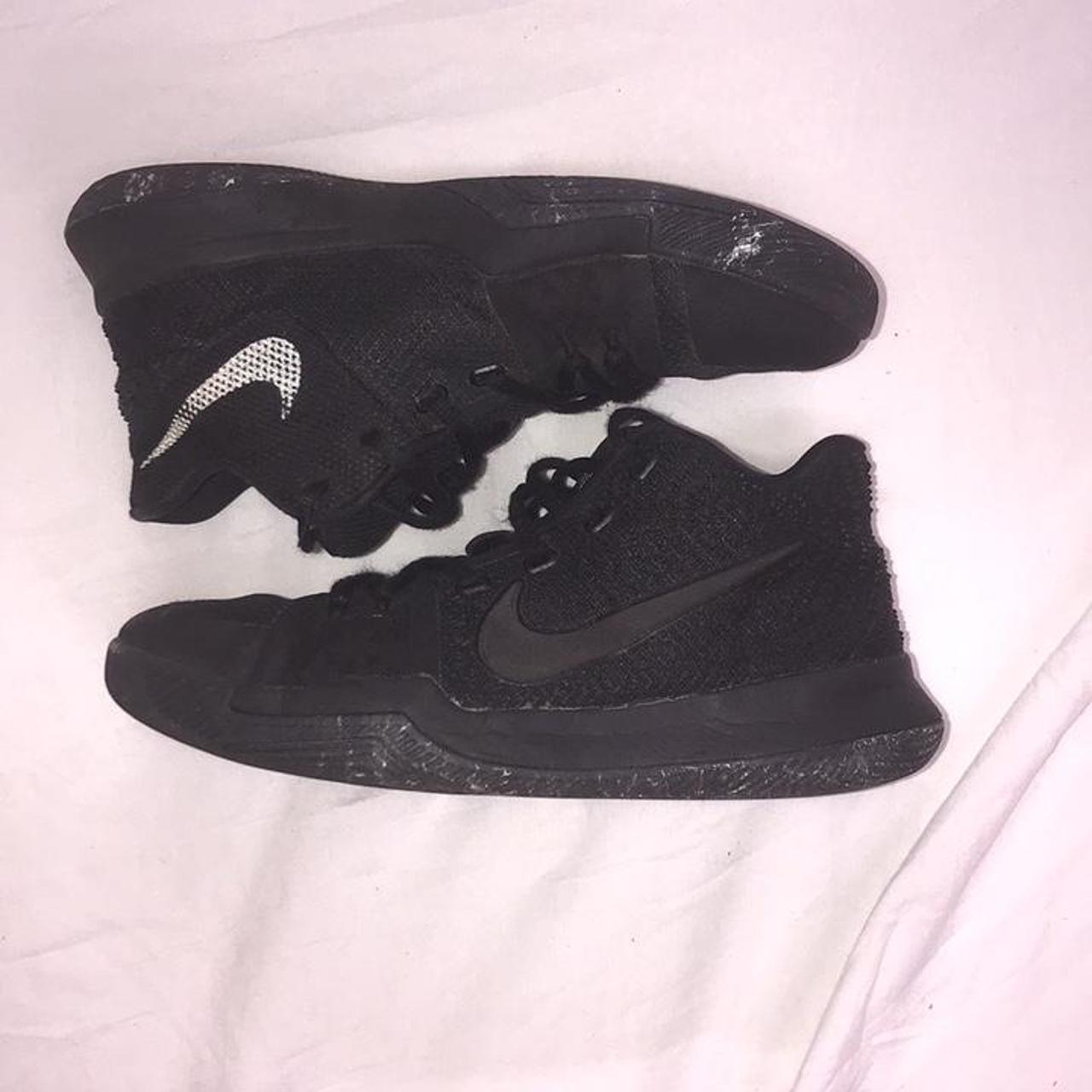 kyrie irving womens Black