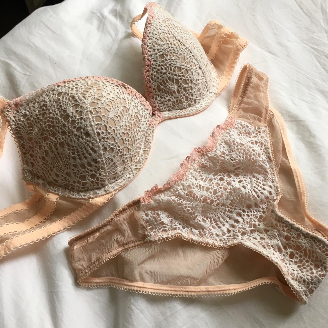 Super cute peach and pink Victoria Secret lingerie - Depop