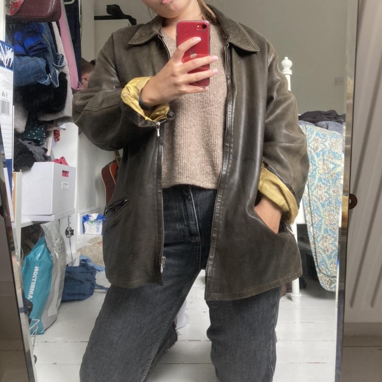 Amazing vintage leather Brand is