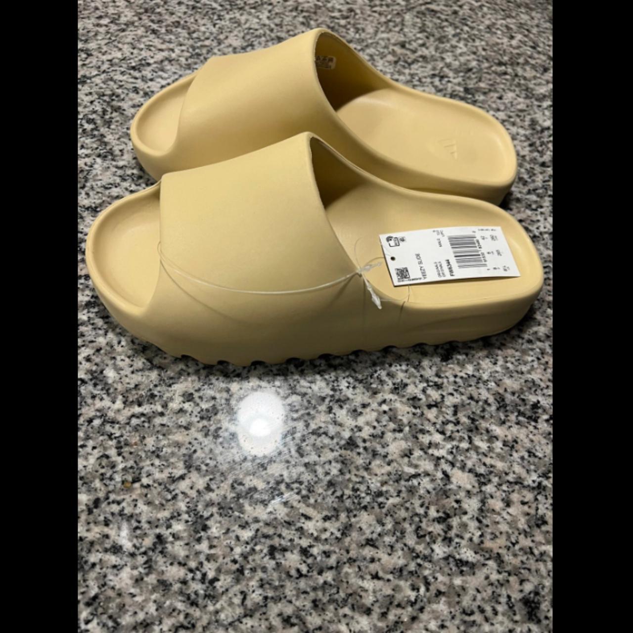 Yeezy Slide “Pure” 13 $180 Used - - - - - - - - - - Ignore