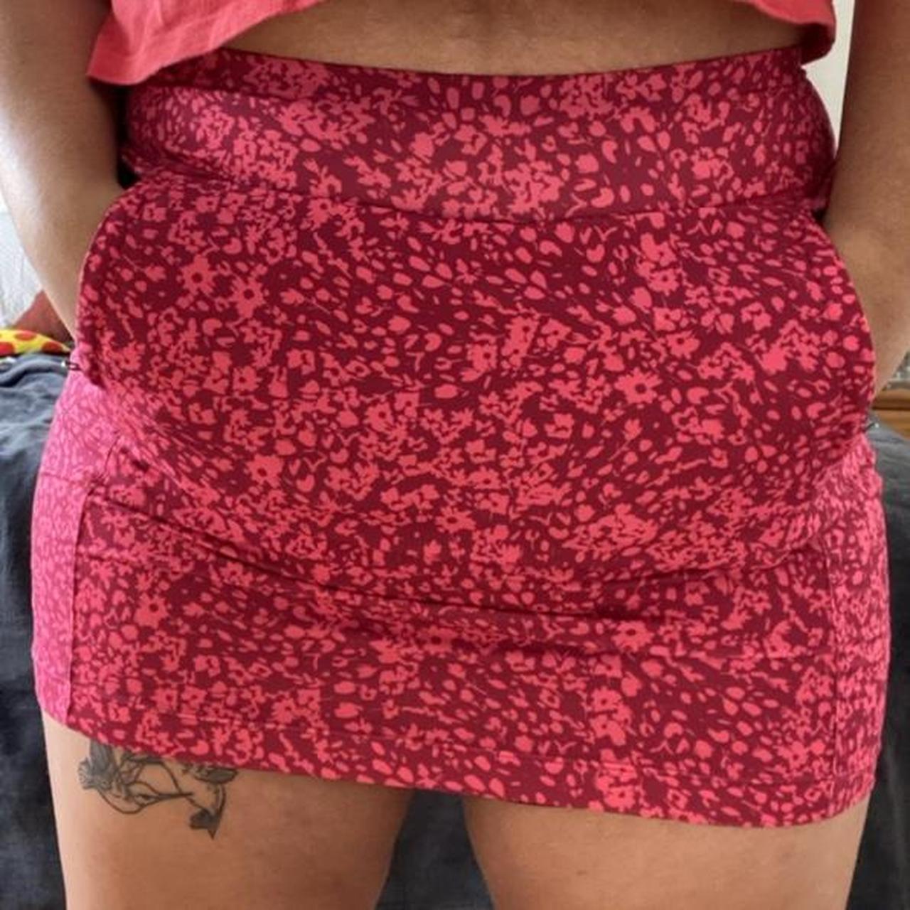 Jockey Women's Pink and Red Skirt (2)