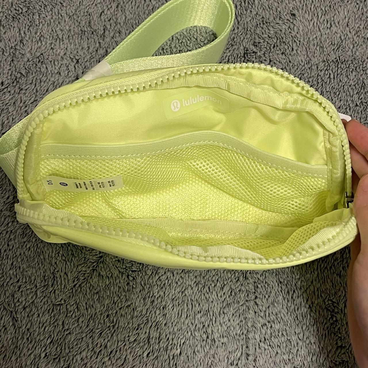 NWT Lululemon Everywhere Belt Bag “Faded Zap” store