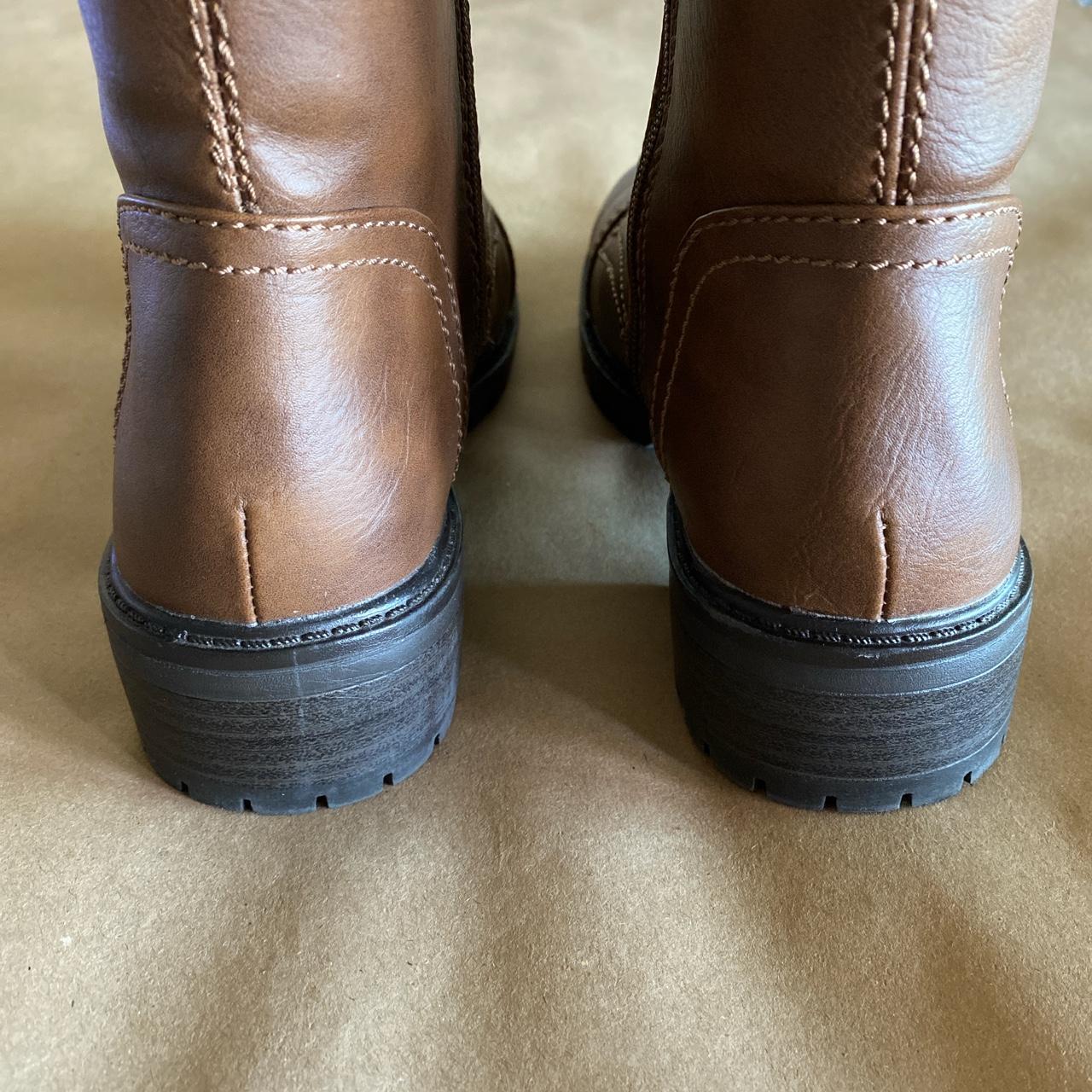 Universal Thread Women's Brown and Black Boots | Depop