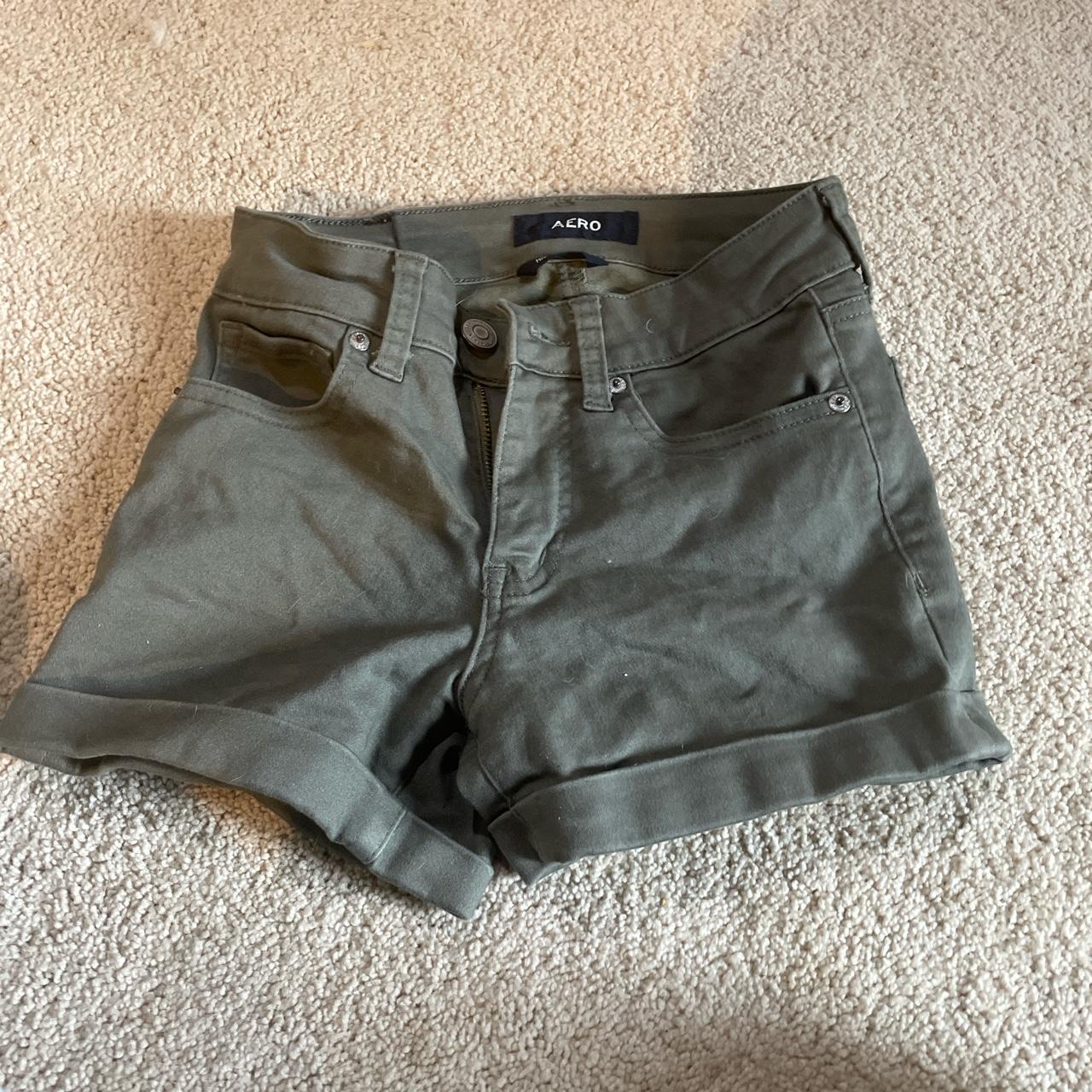 SIZE 00 CAMO GREEN / HUNTER GREEN SHORTS. ( i have a... - Depop