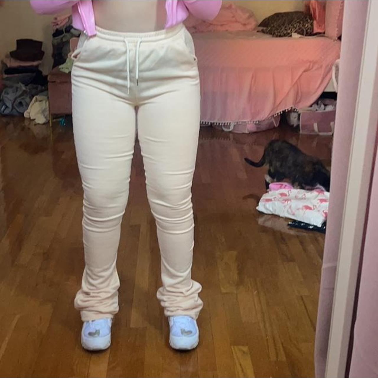 Product Image 1 - Scrunched Sweatpants in Cream >>