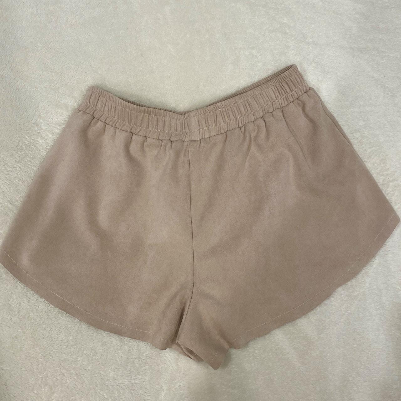 item listed by aniascloset444