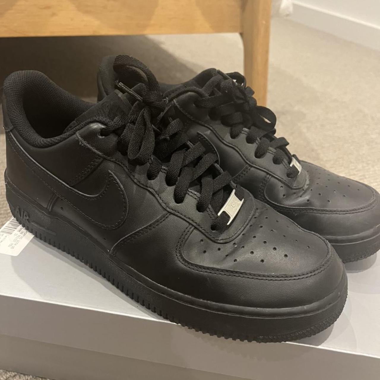 what does wearing black air force 1s mean