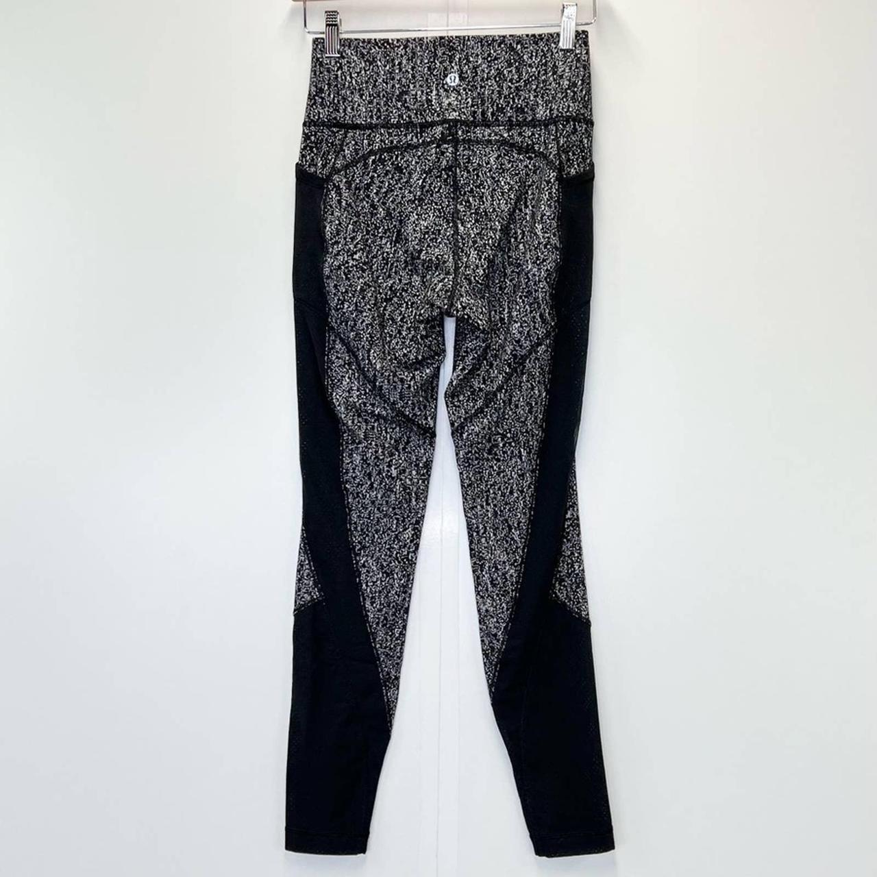 Lululemon Black & White speckled tights with mesh side pockets