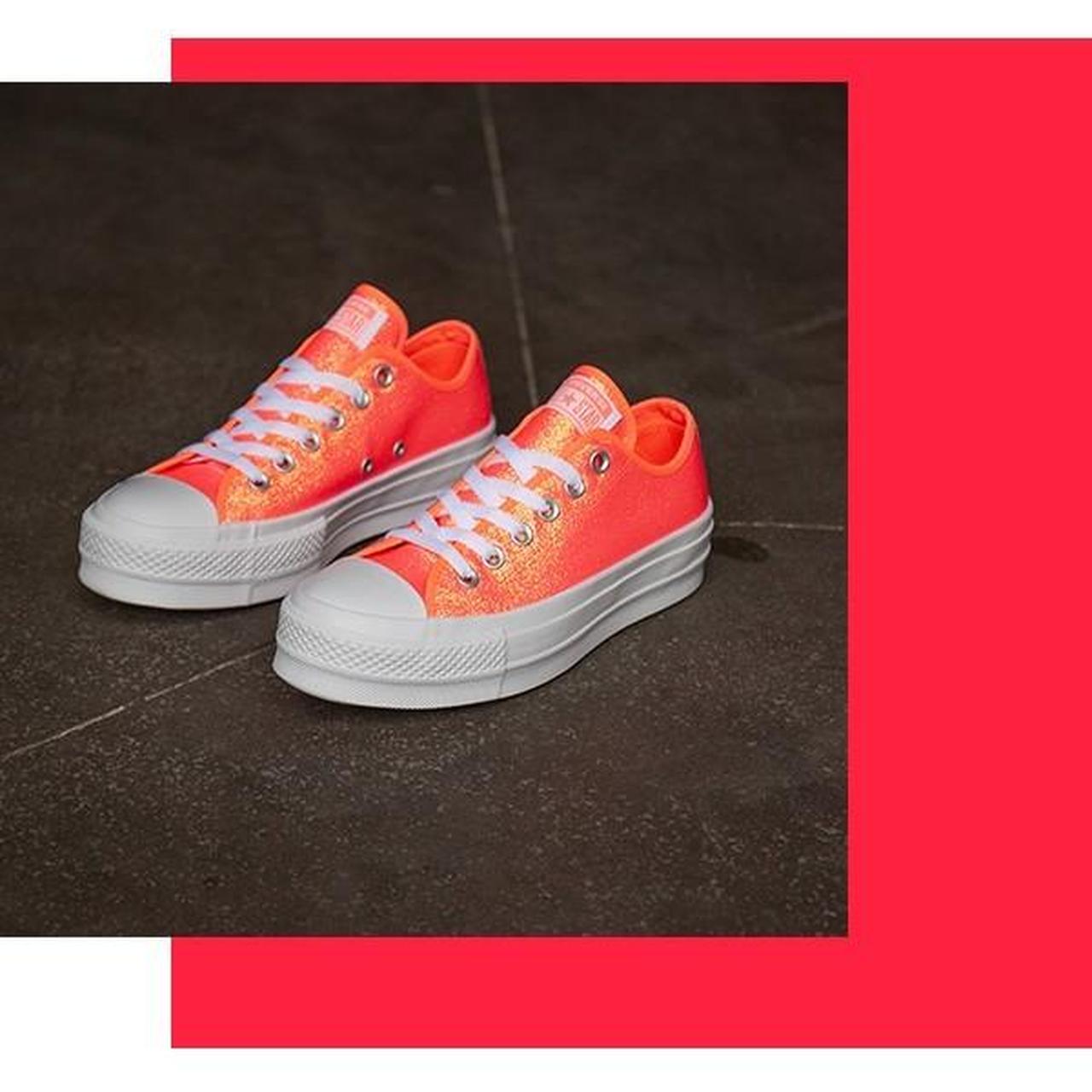 Neon deals orange converse