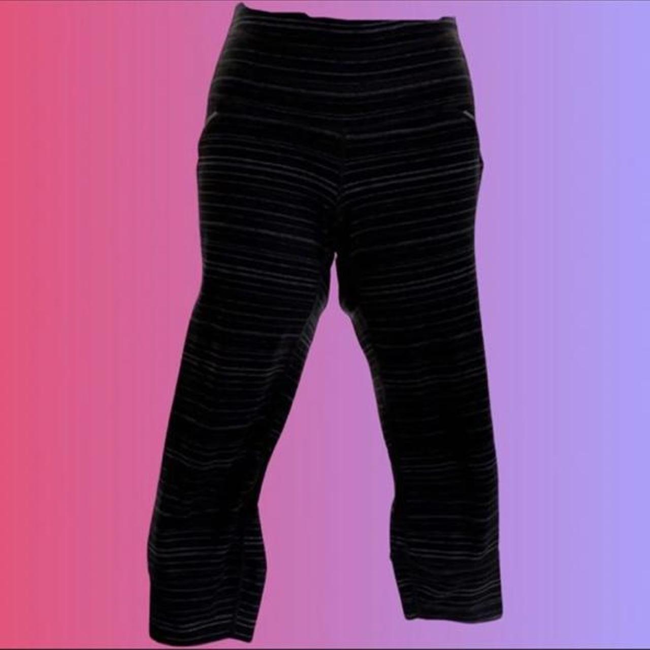 Athleta capri leggings Size XS Gray, black and pink - Depop