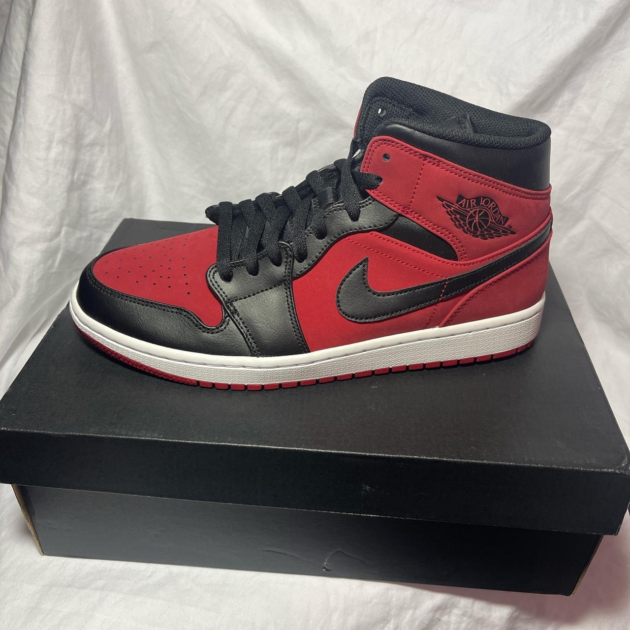 jordan 1 mid stock