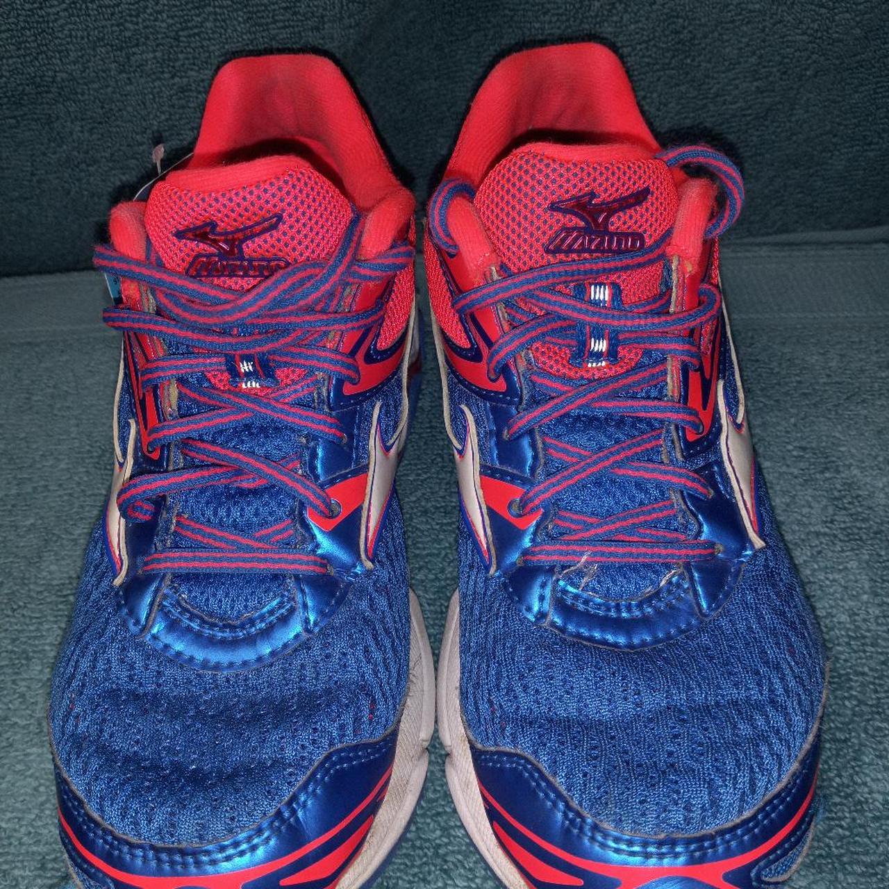 Mizuno Women's Blue and Pink Trainers