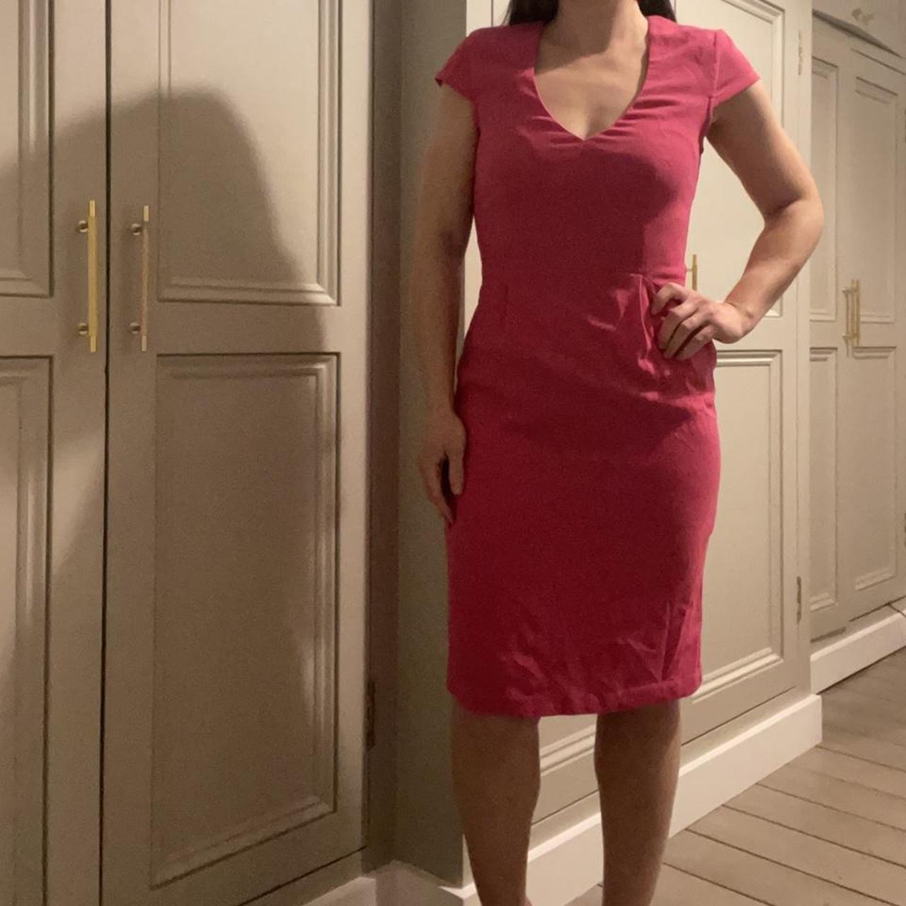 Hot pink lined H&M dress size 8 but will fit 810.... Depop