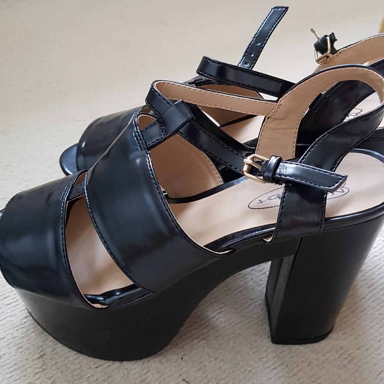 Women's Black Sandals | Depop