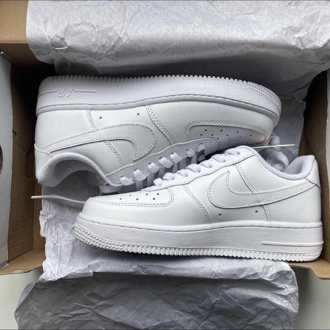 Nike Men's White Trainers | Depop