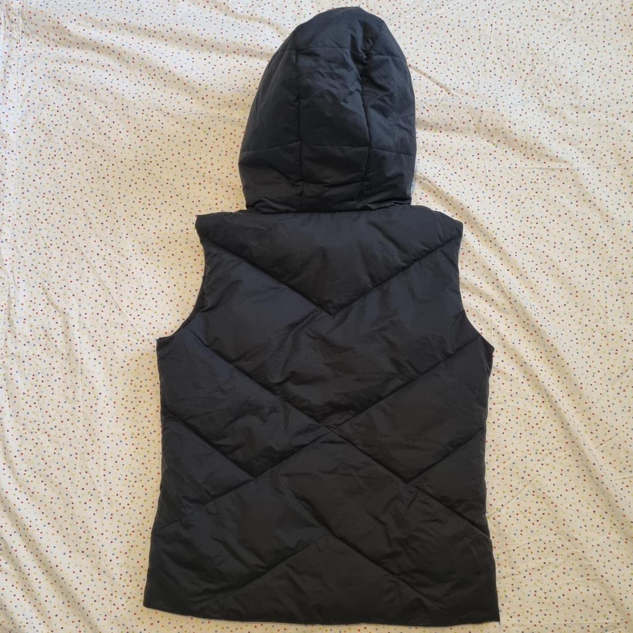 Roxy puffer hooded vest. Size L (12/14) - Depop