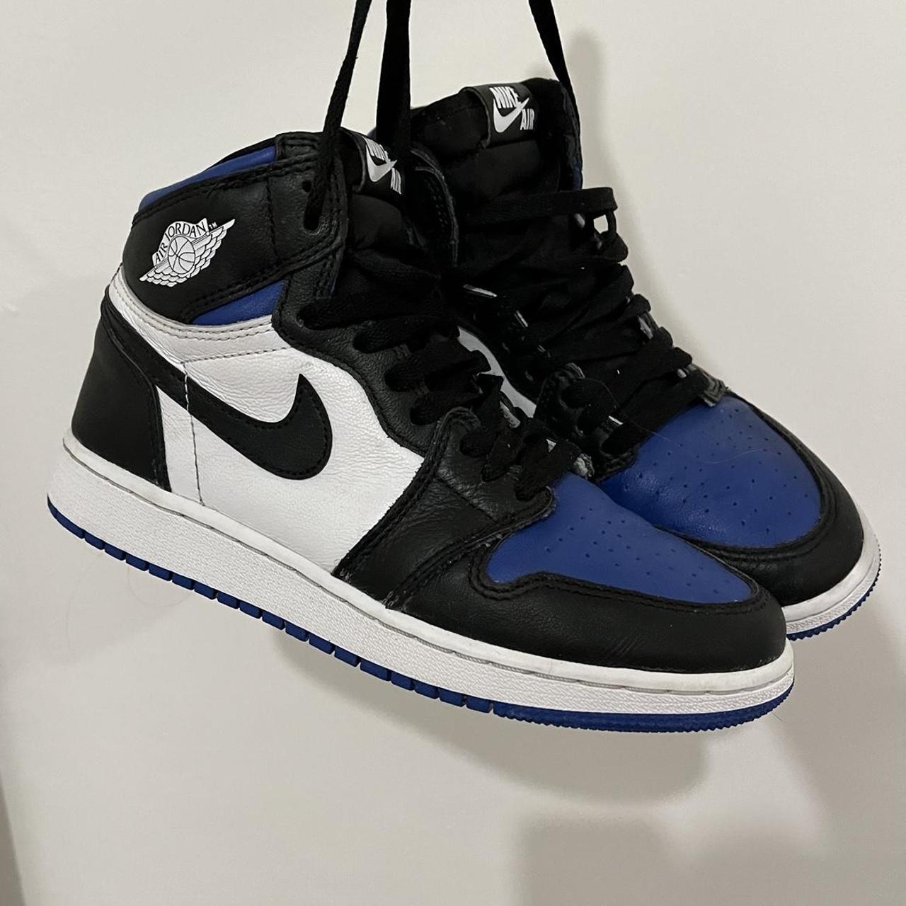 Jordan 1 royal toe very good condition, size 5Y, UK...