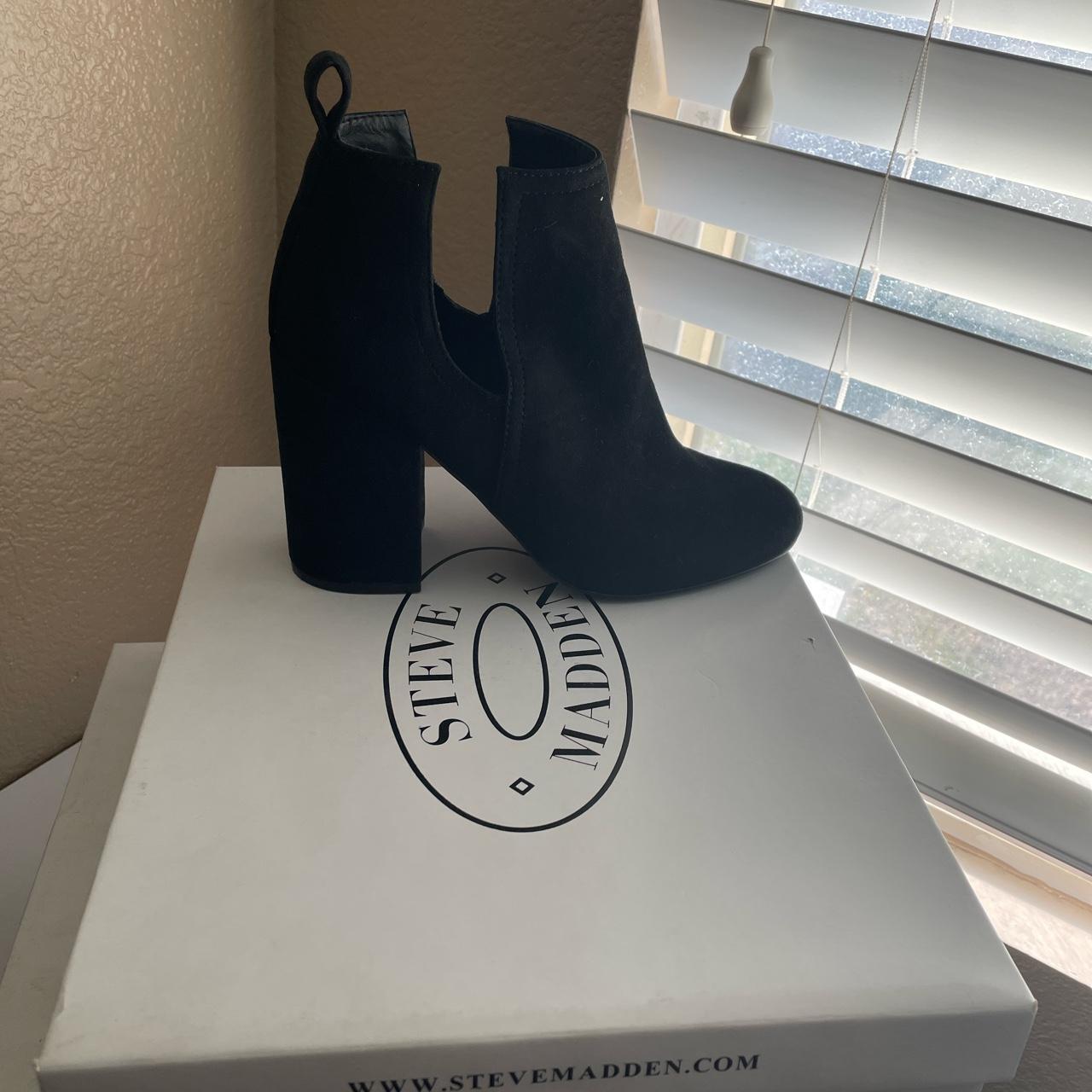 steve madden norelle suede ankle boot