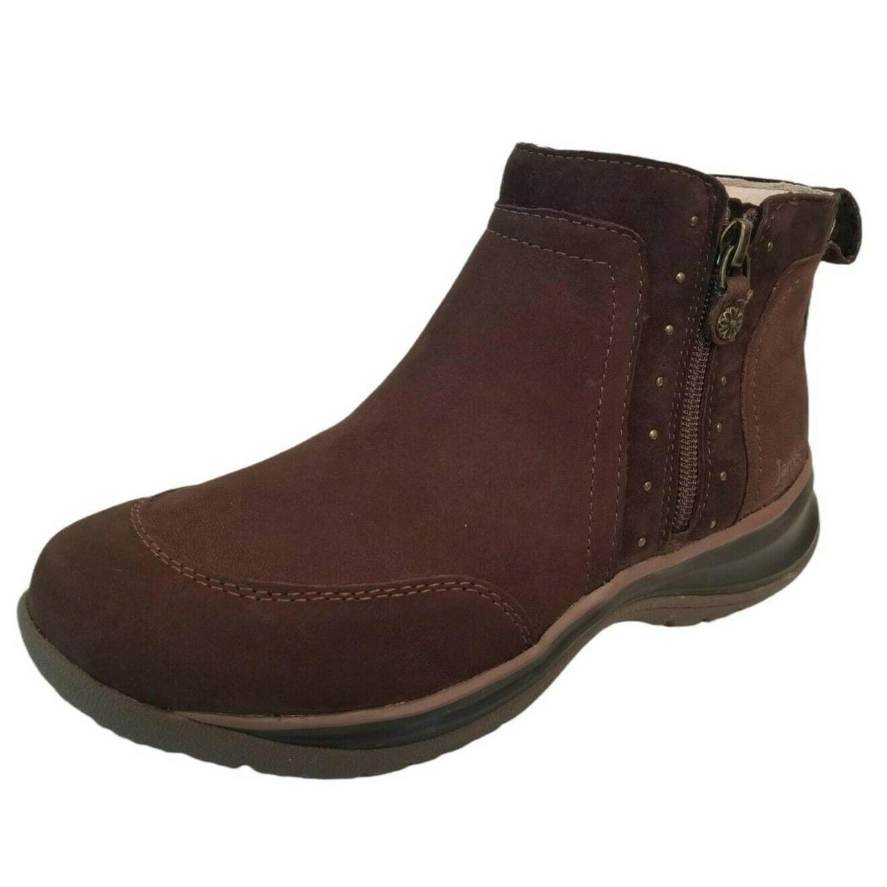 Jambu Women's Brown Boots | Depop
