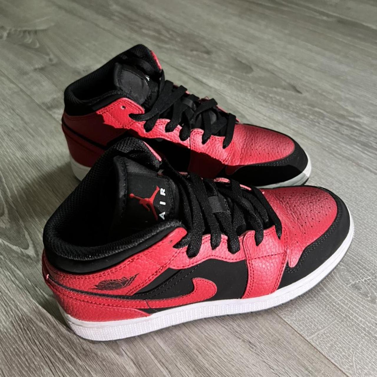 Nike Black and Red Trainers | Depop