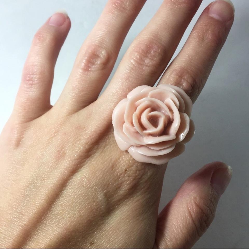 Plastic deals rose ring