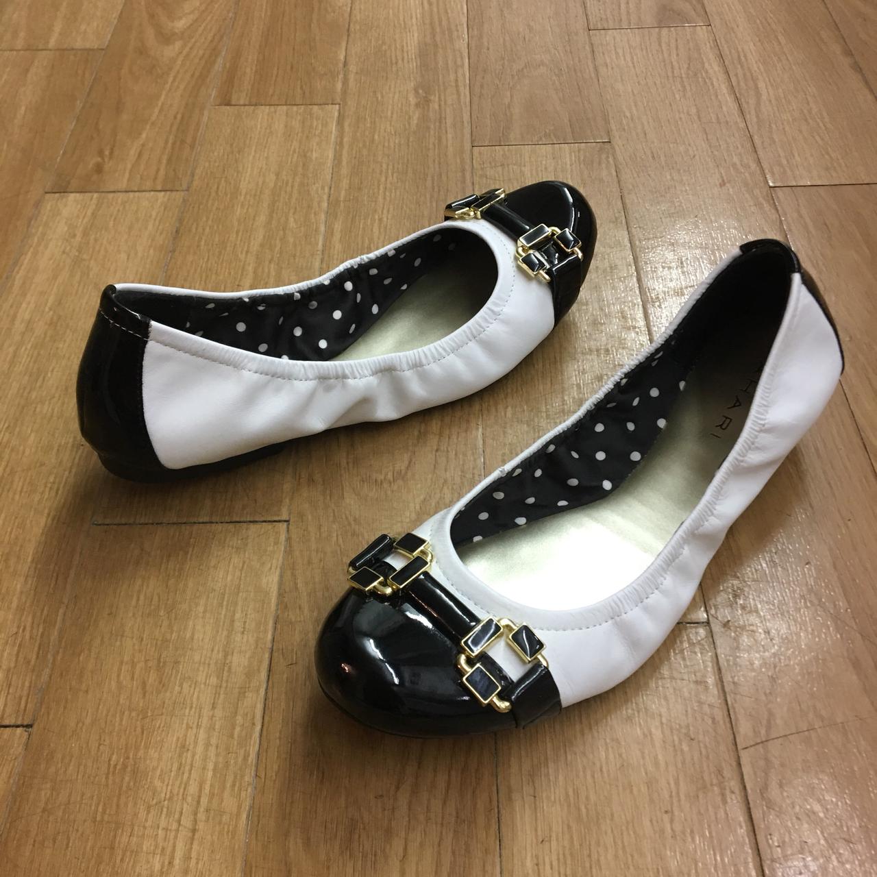 Tahari sales black flats