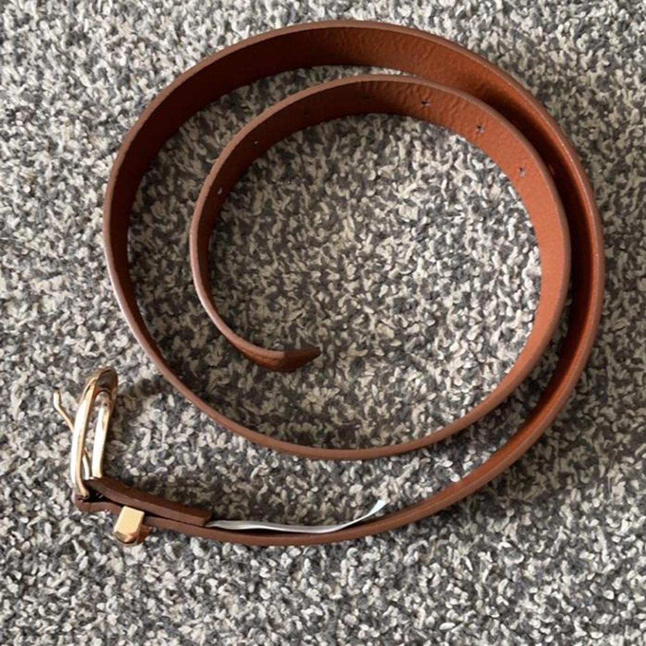 Fake leather belt with a gold buckle - Depop