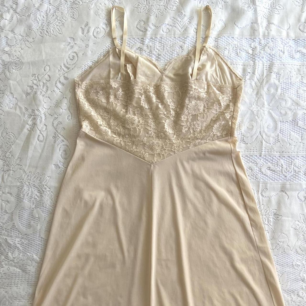 vtg Vanity Fair lace slip lightly worn in pristine... - Depop