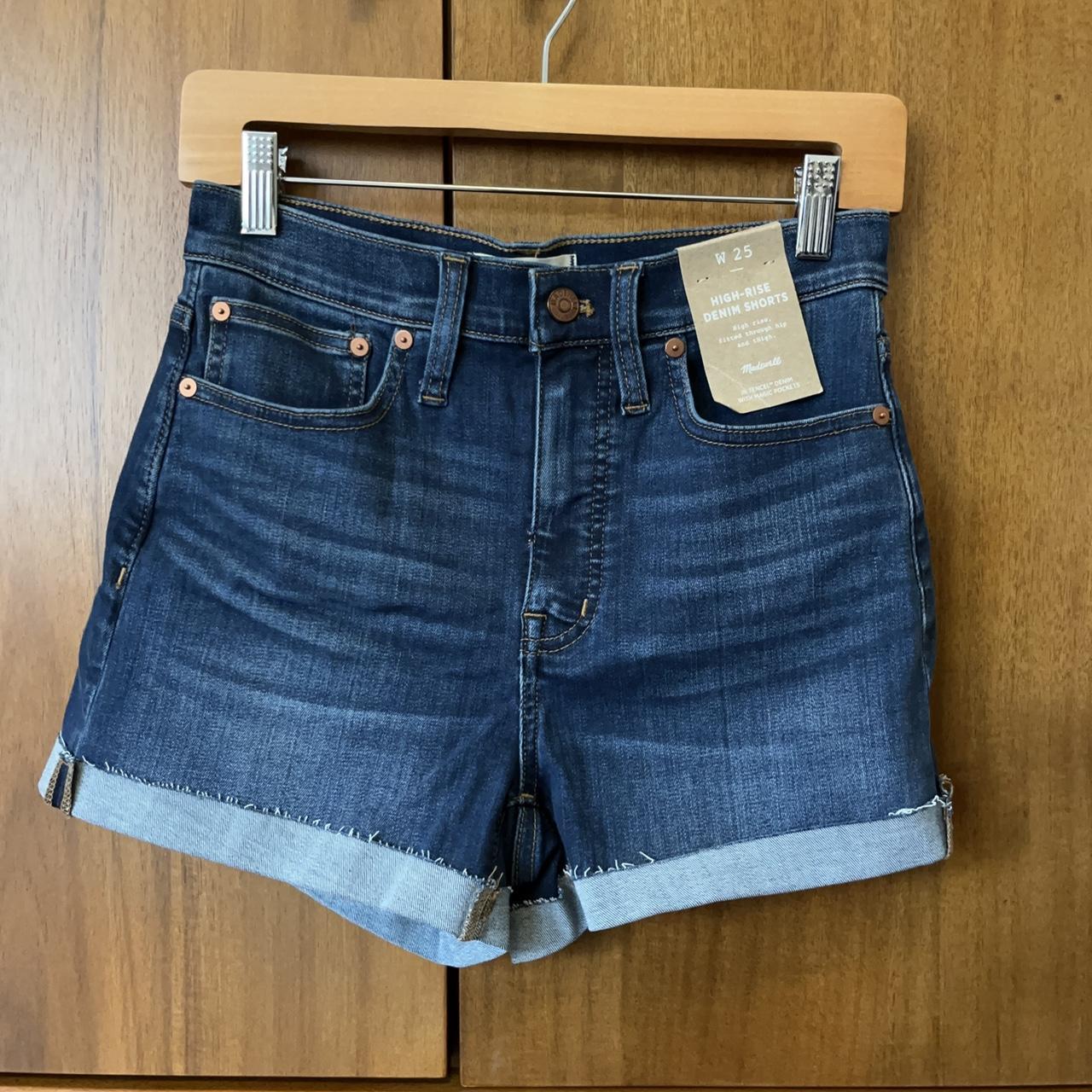 WOMEN'S HIGH RISE DENIM SHORTS