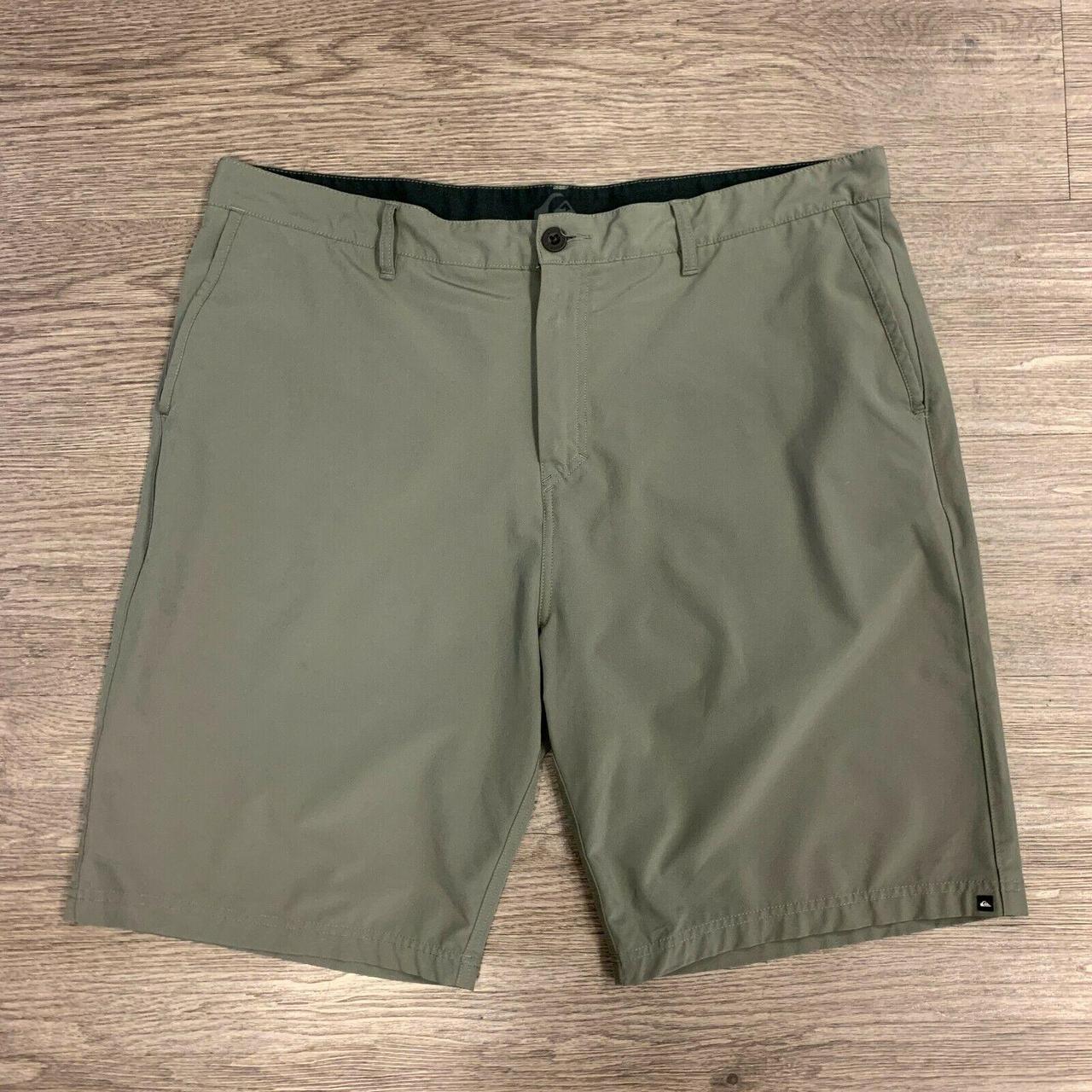 Quiksilver Women's Green Shorts | Depop