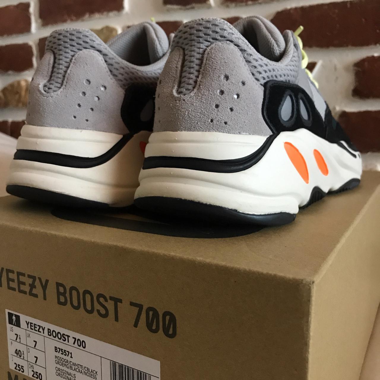 wave runner 700 size 7