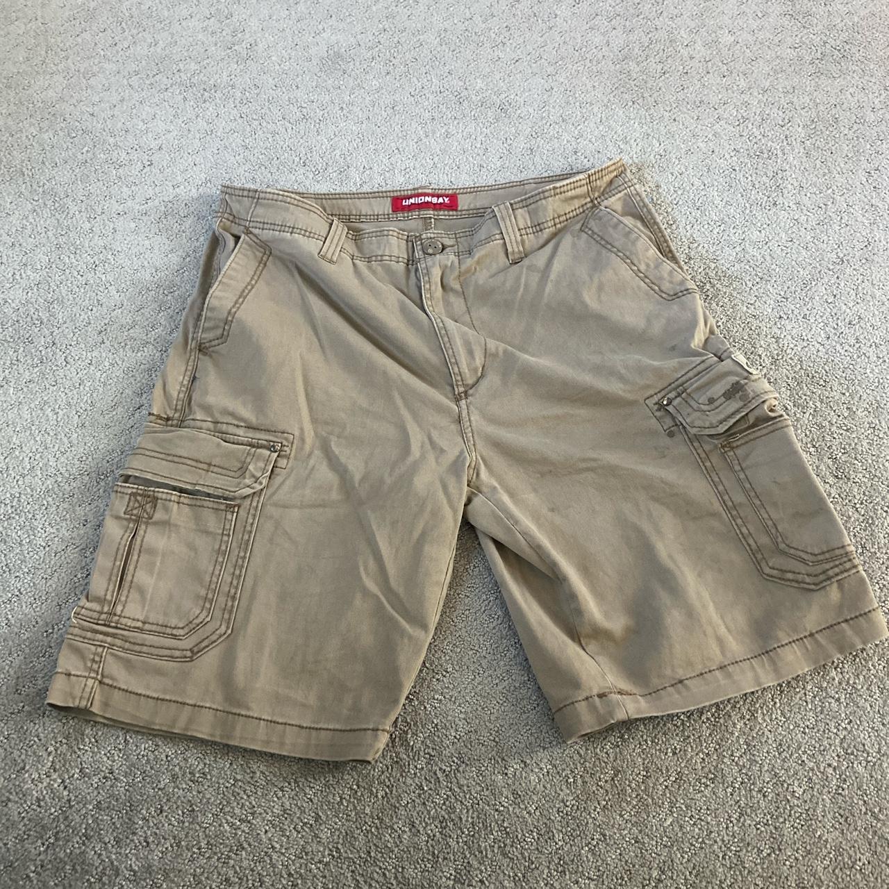 UNION BAY VINTAGE KHAKI SHORTS size 36 fits like 34 Depop