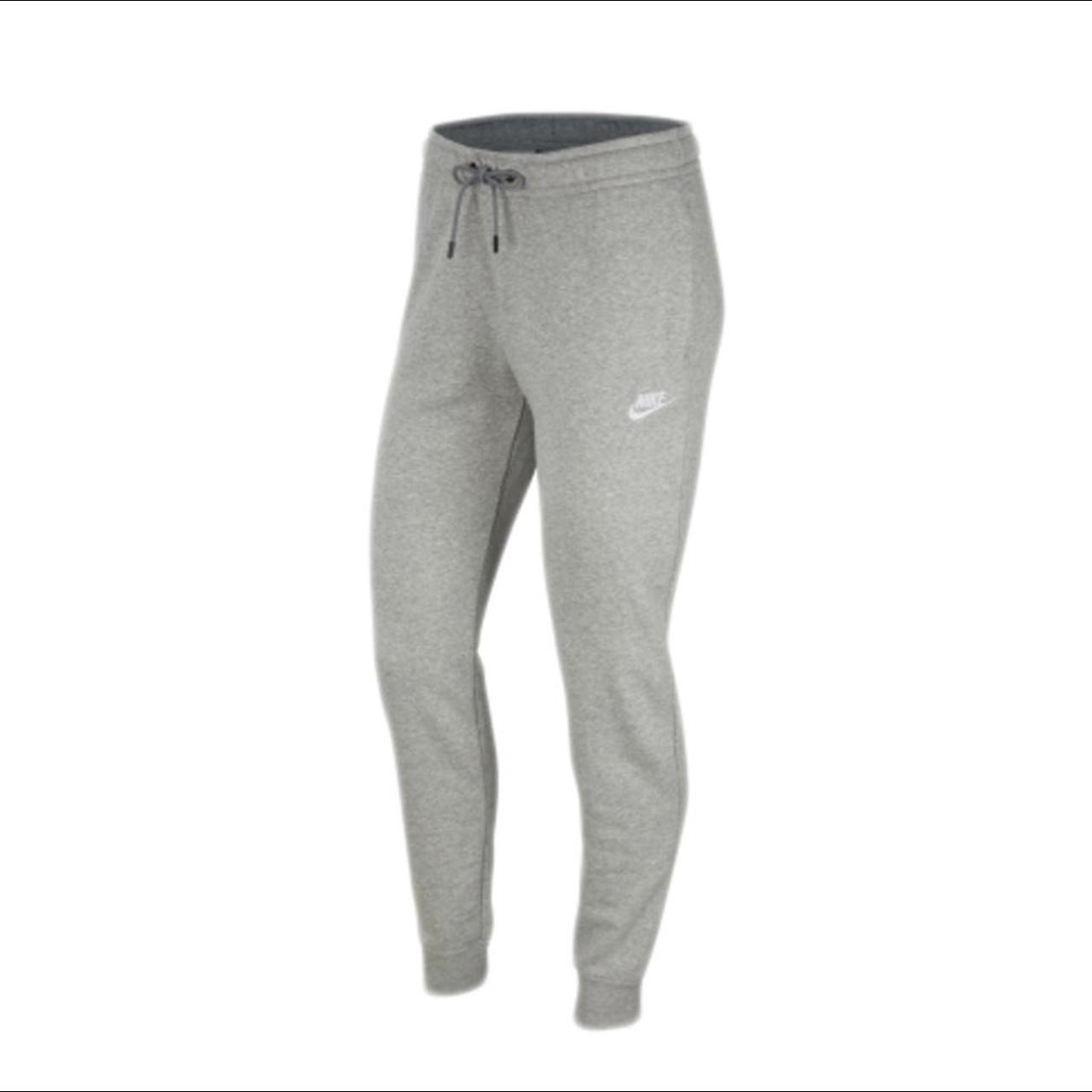 Women's grey Nike essential Fleece sweats #nike #new - Depop