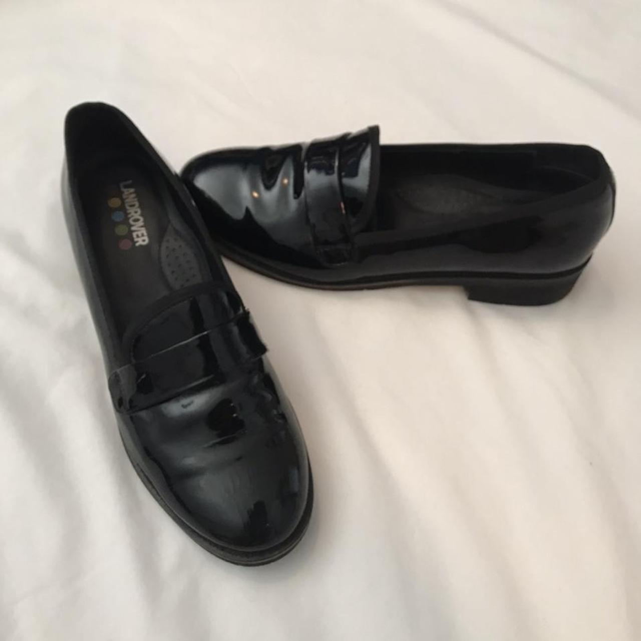 Womans Landrover leather loafers Size 8 narrow I... - Depop