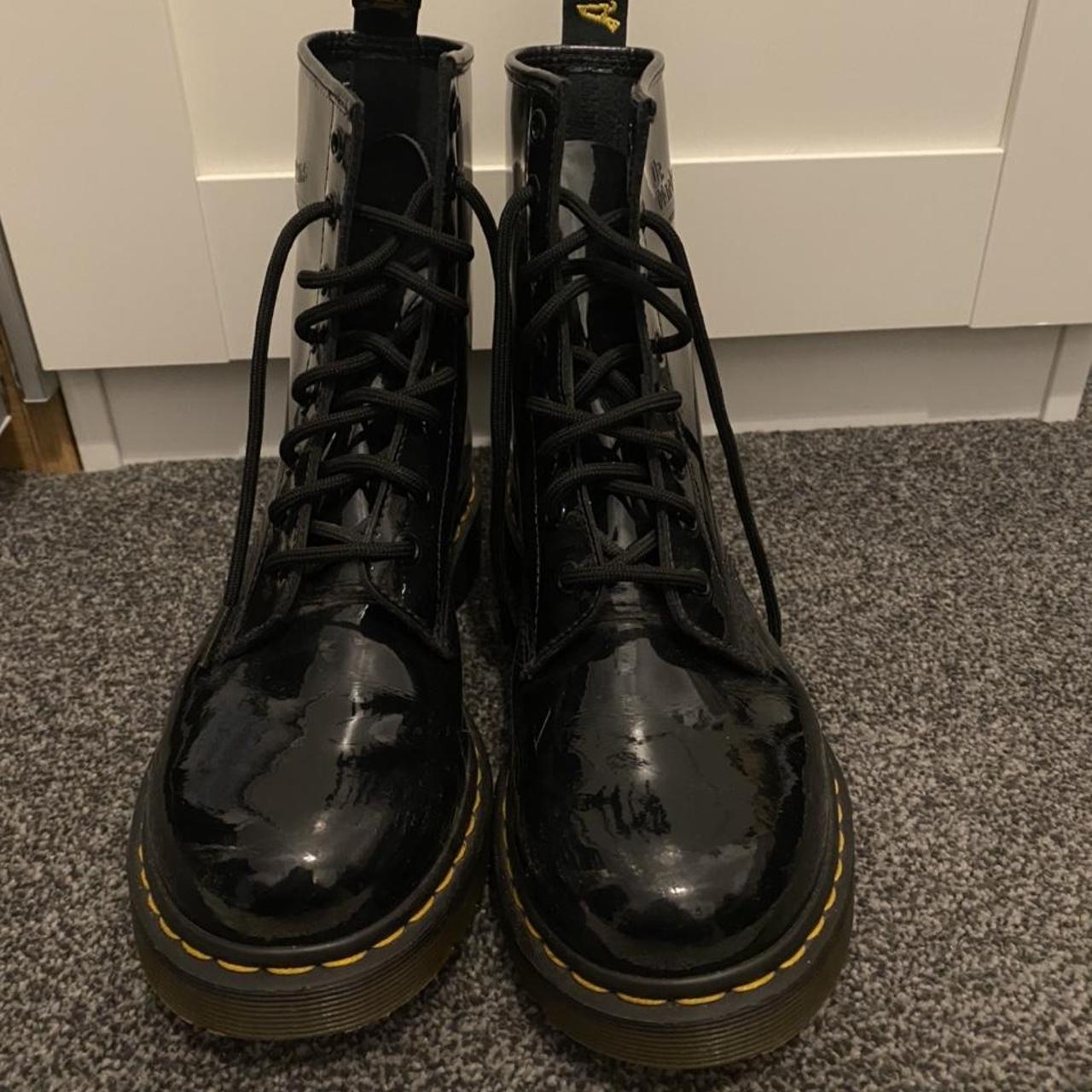 1460 women's patent leather lace up boots