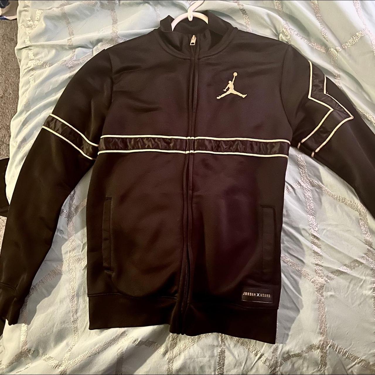 Black and gold jordan jacket best sale