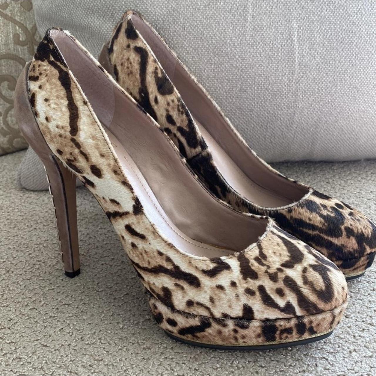 Vince camuto 2024 leopard heels