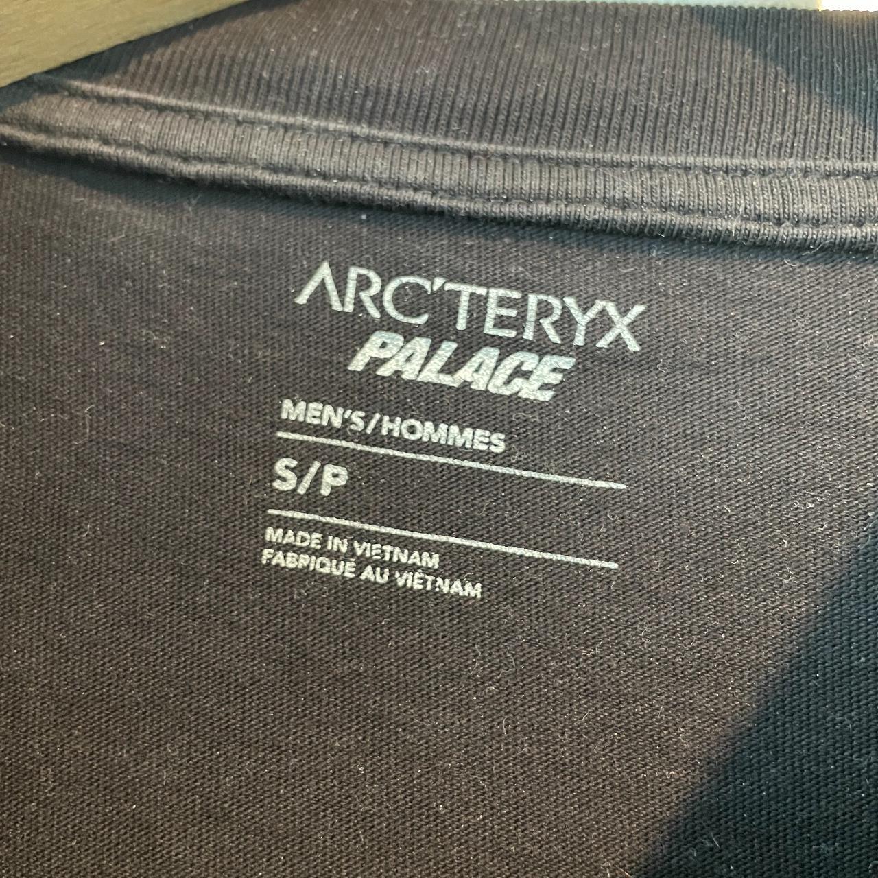 Palace x Arcteryx black tshirt Condition is... - Depop