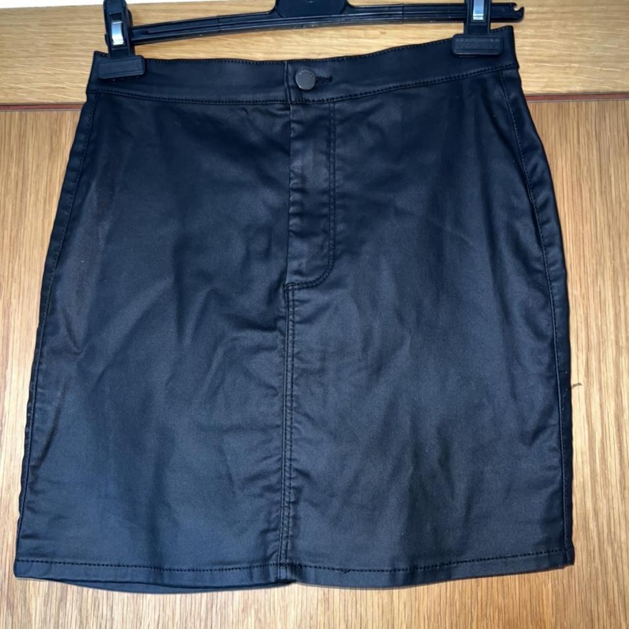 Topshop Women's Black Skirt | Depop