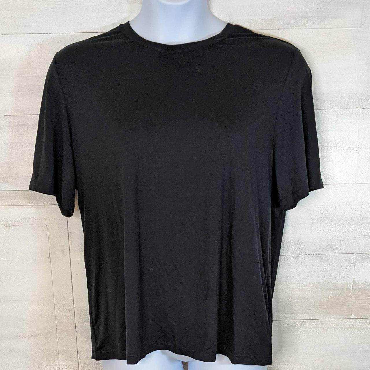 Fabletics Women's Black T-shirt | Depop